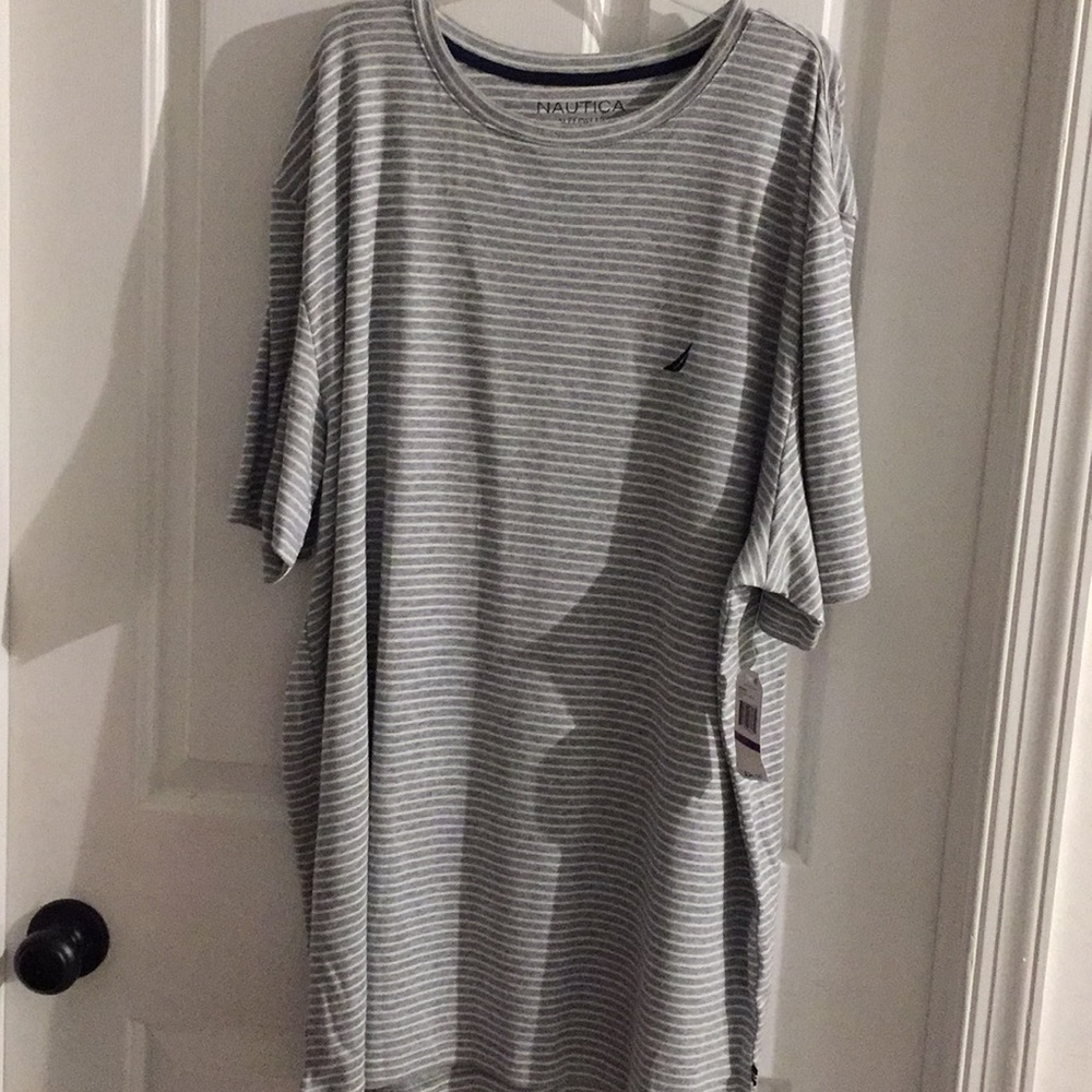 Men’s Nautica shirt